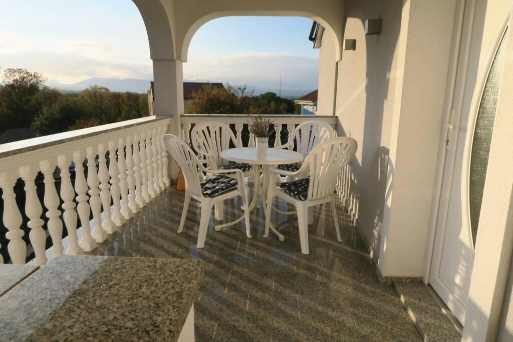 Mitros Apartment Malinska Εξωτερικό φωτογραφία